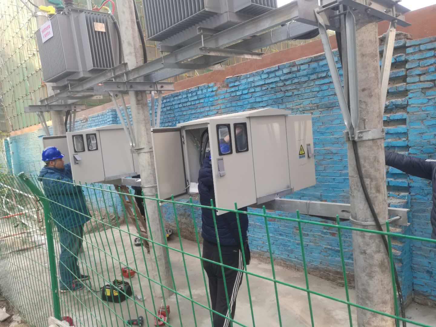 濰坊恒信置業(yè)臨時用電臺架工程